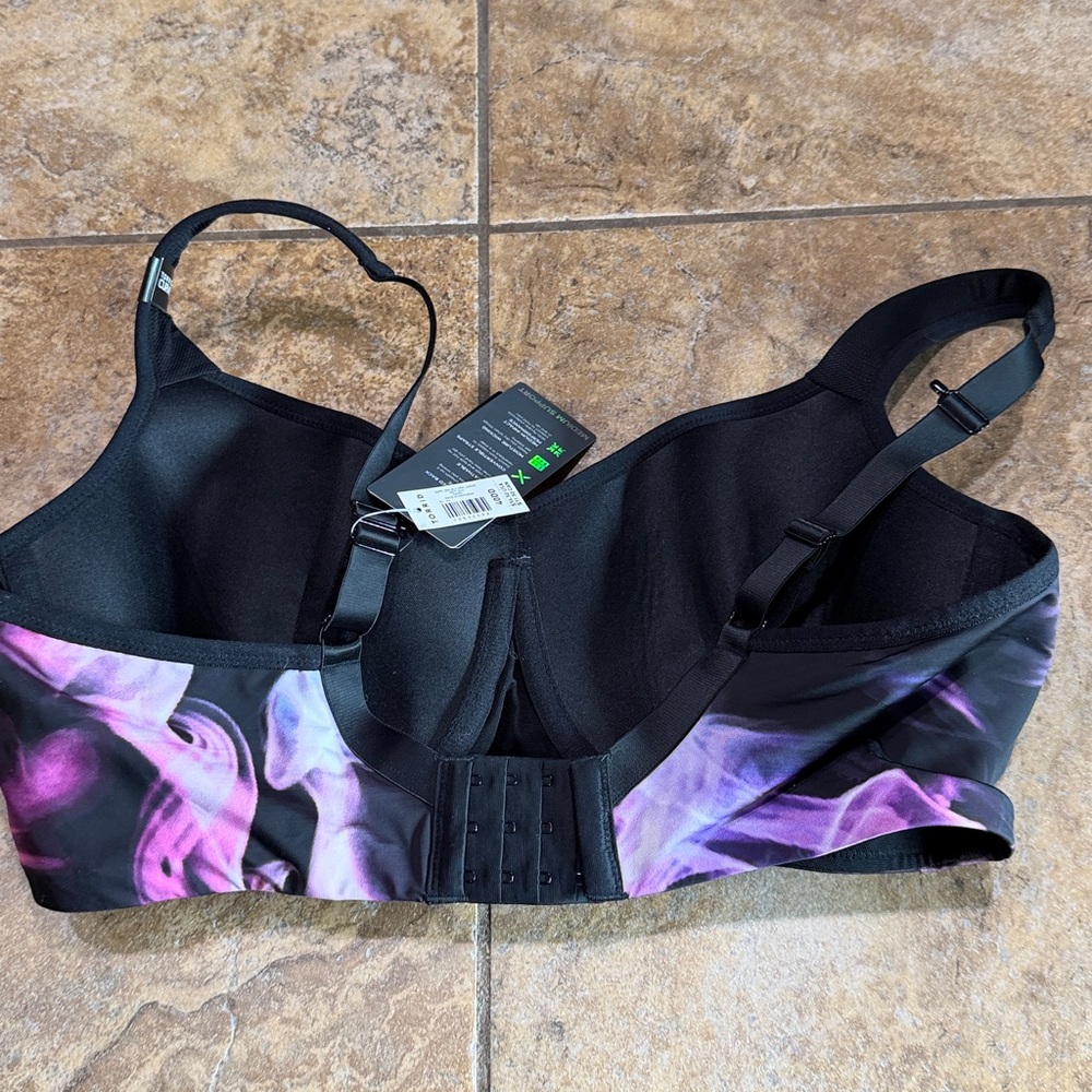 Torrid Black and Pink Swirl Sports bra - Medium Support - Picture 4 of 5